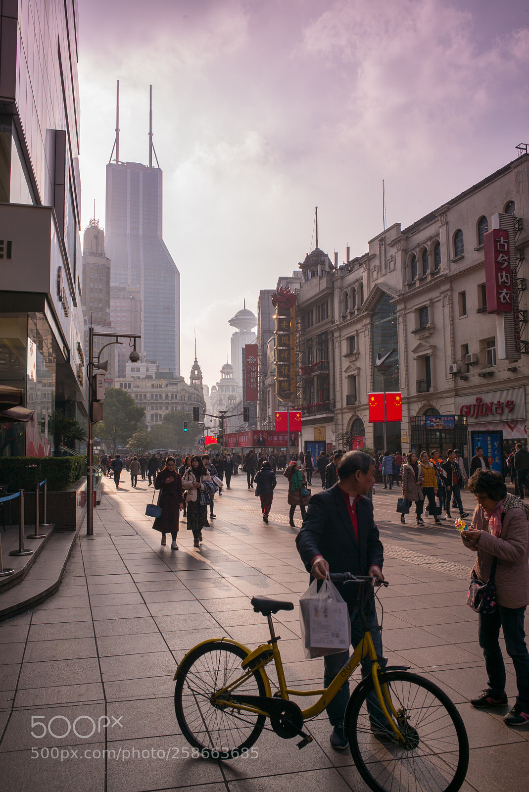 Leica M (Typ 240) sample photo. Shanghai street photography