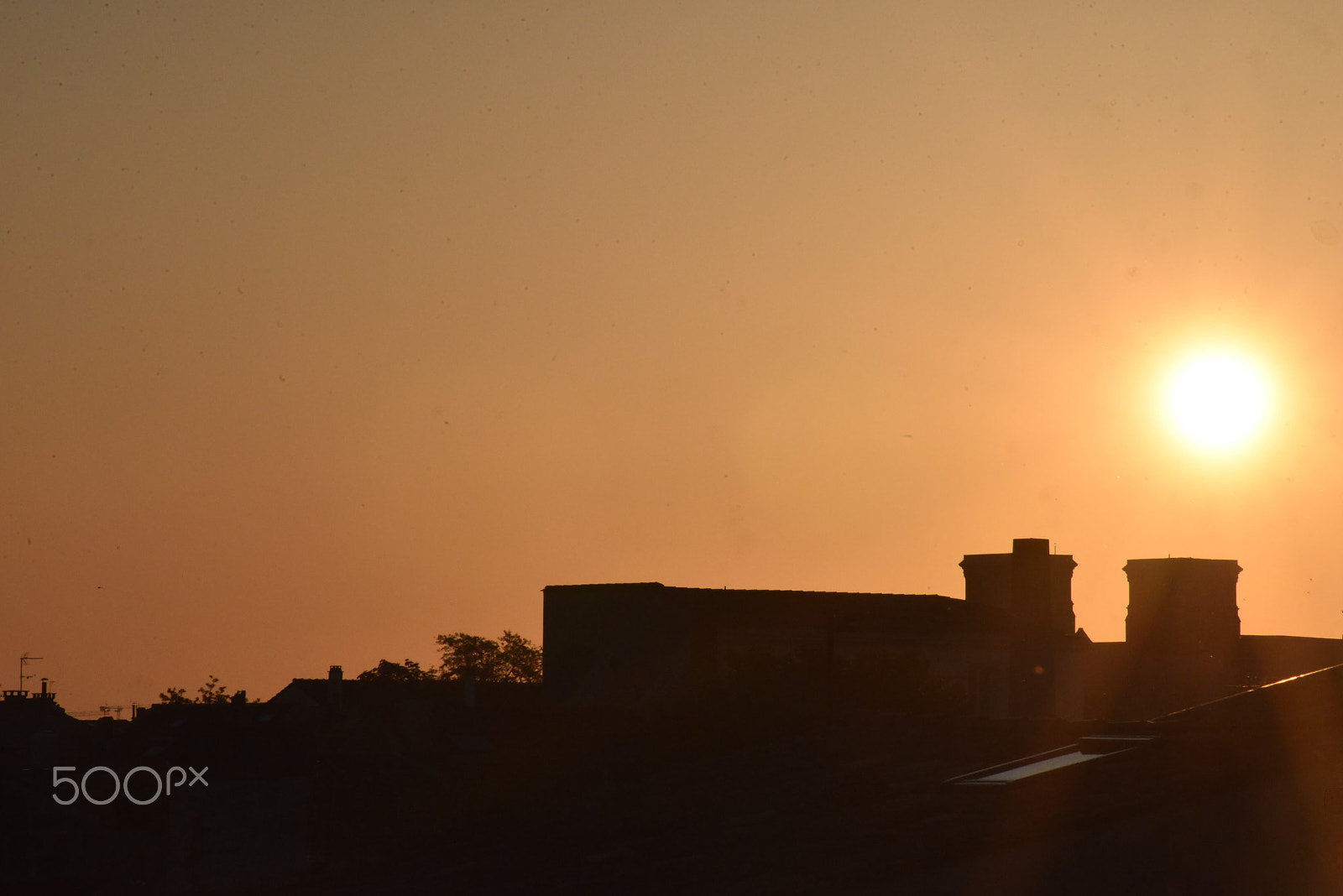 Nikon D810 + Sigma 70-300mm F4-5.6 APO DG Macro sample photo. Sunrise on roofs photography