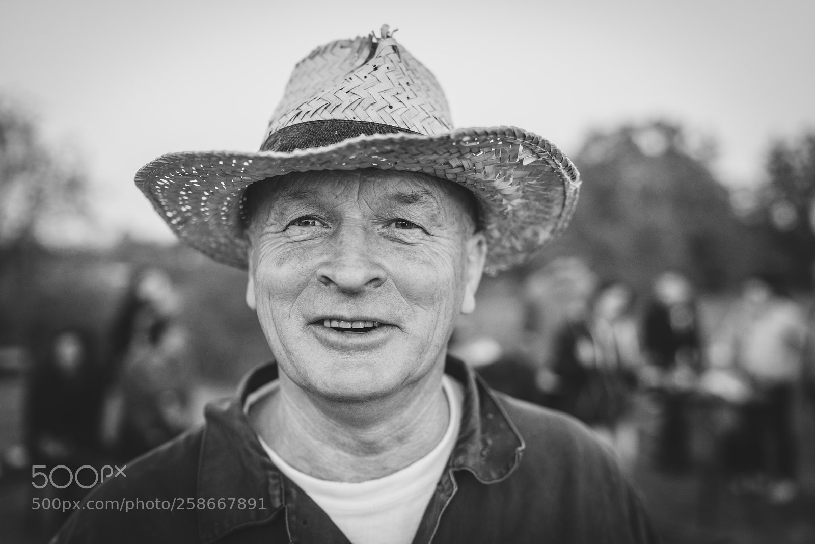 Sony a7R II sample photo. Old man photography