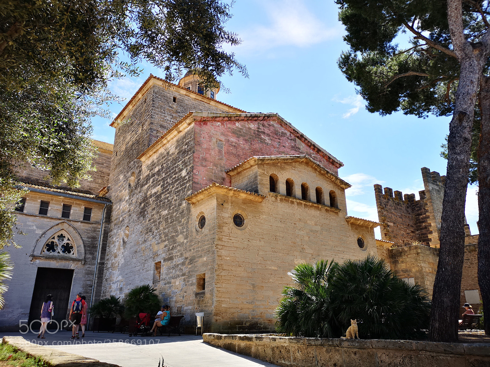 HUAWEI CLT-L09 sample photo. Church in alcudia photography