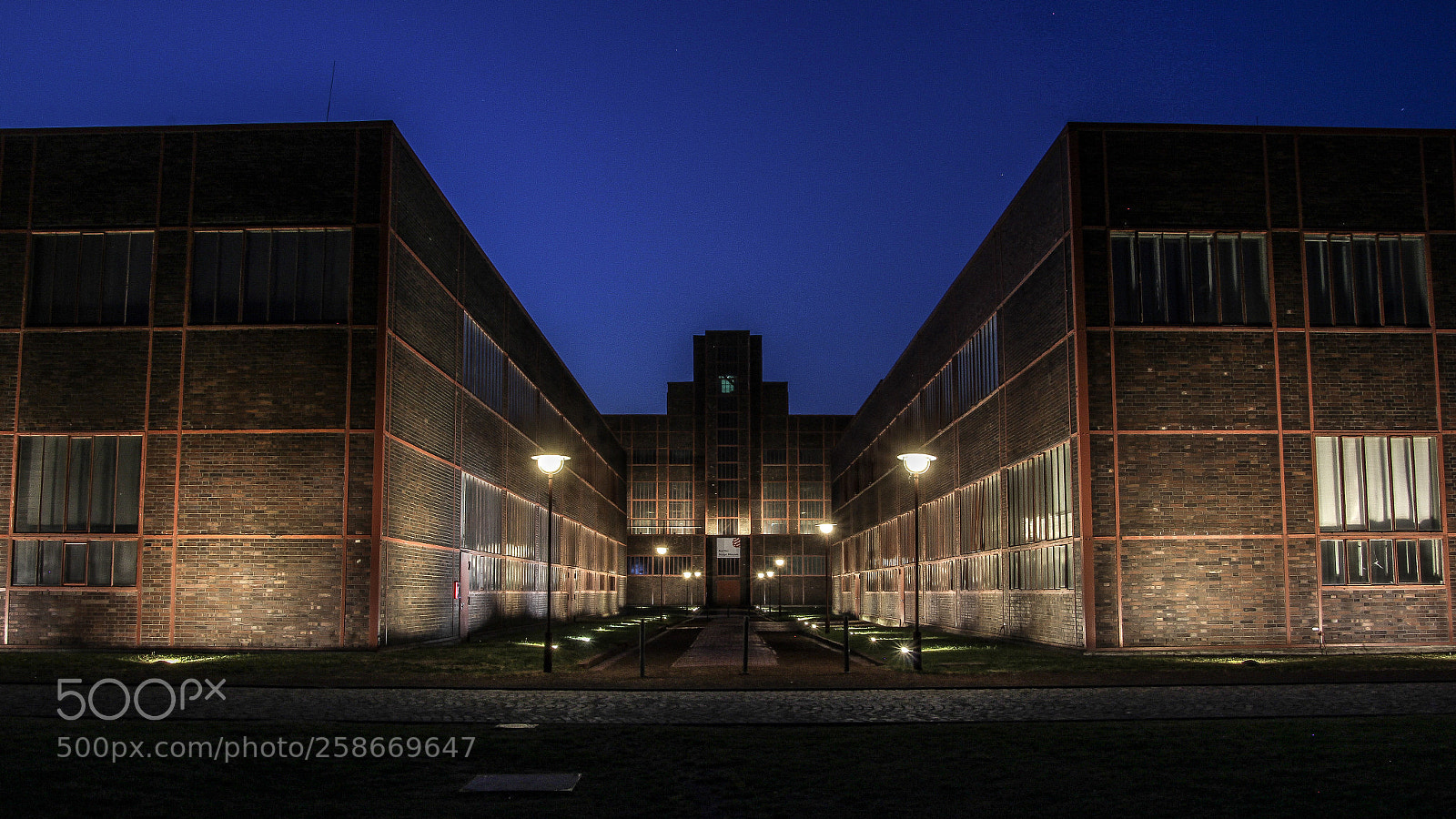 Canon EOS 1200D (EOS Rebel T5 / EOS Kiss X70 / EOS Hi) sample photo. Zeche zollverein  photography
