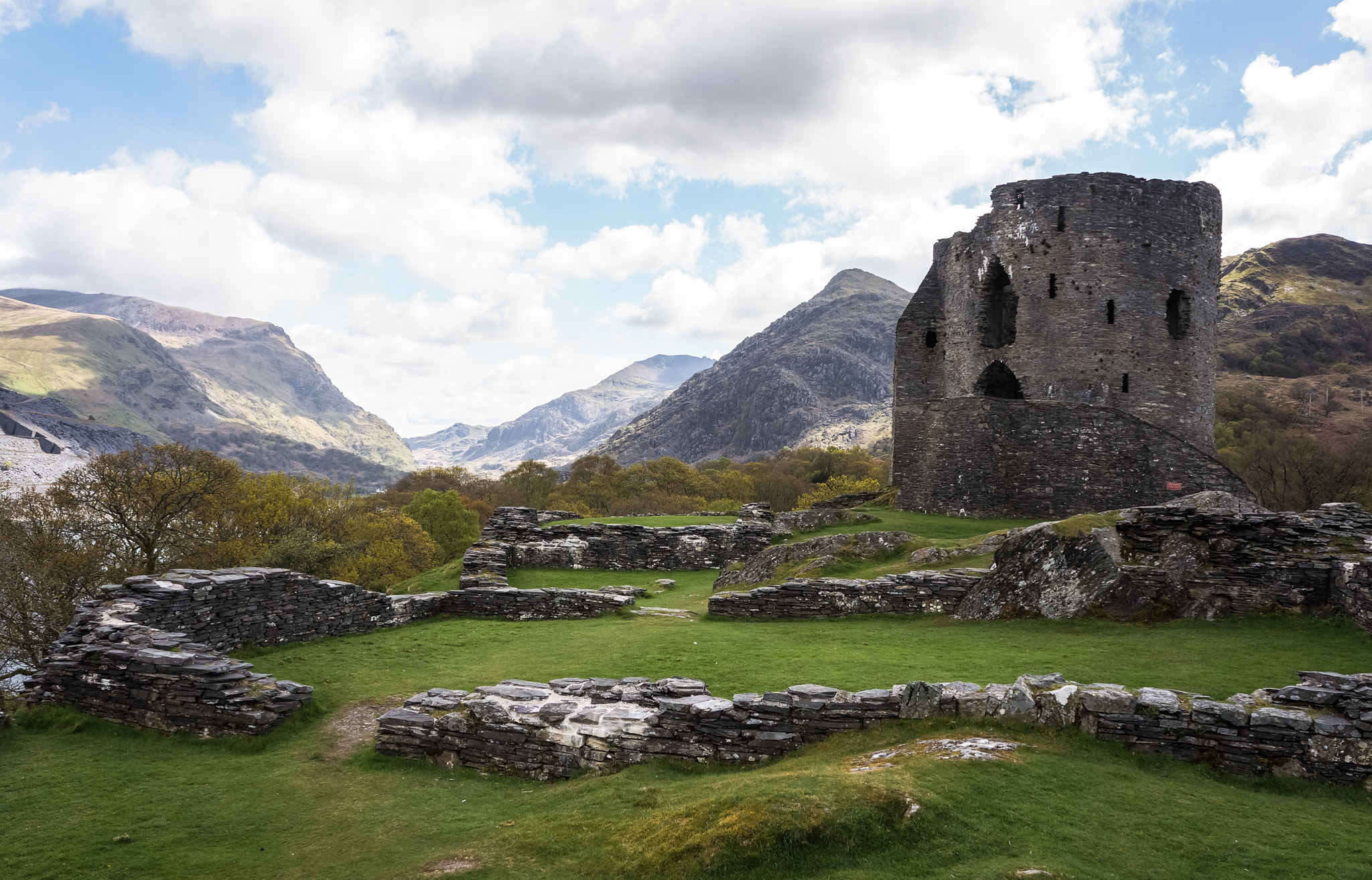 Sony Alpha NEX-5N sample photo. Dolbadarn castle photography