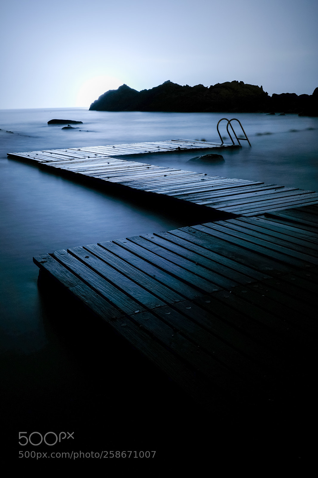 Fujifilm X-T20 sample photo. Seashore at night photography