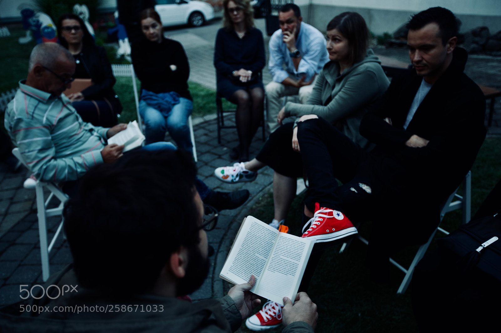 Canon EOS 5D Mark IV sample photo. Reading photography