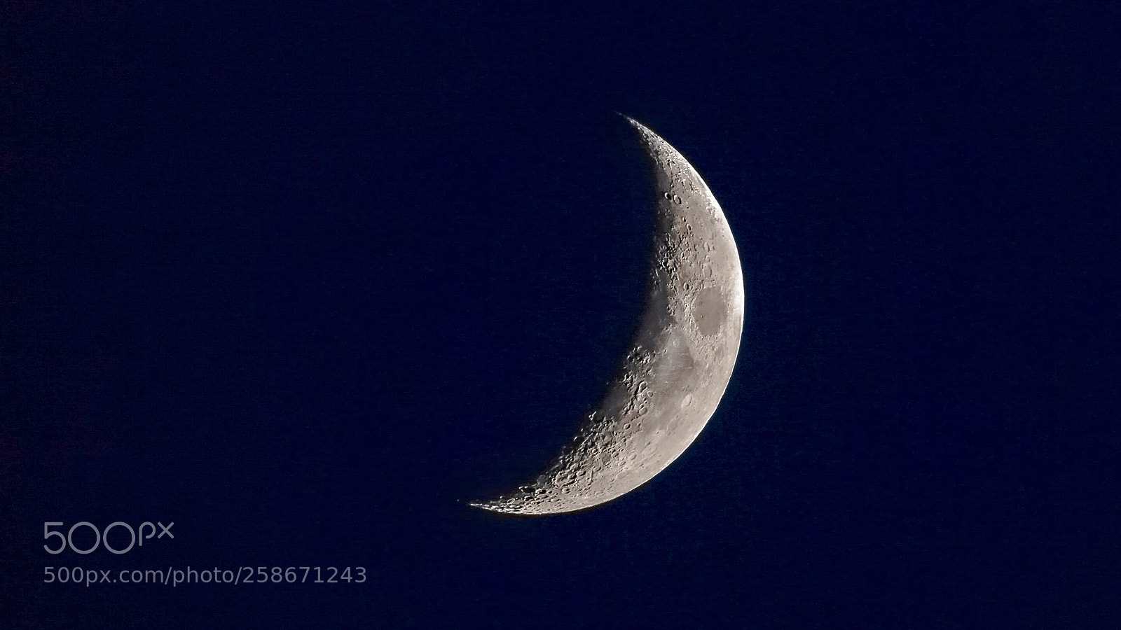 Canon EOS-1D X sample photo. Moon 19th of may photography