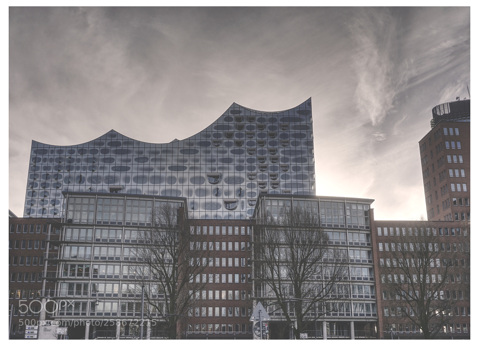 Sony a6000 sample photo. Elbphilharmonie photography