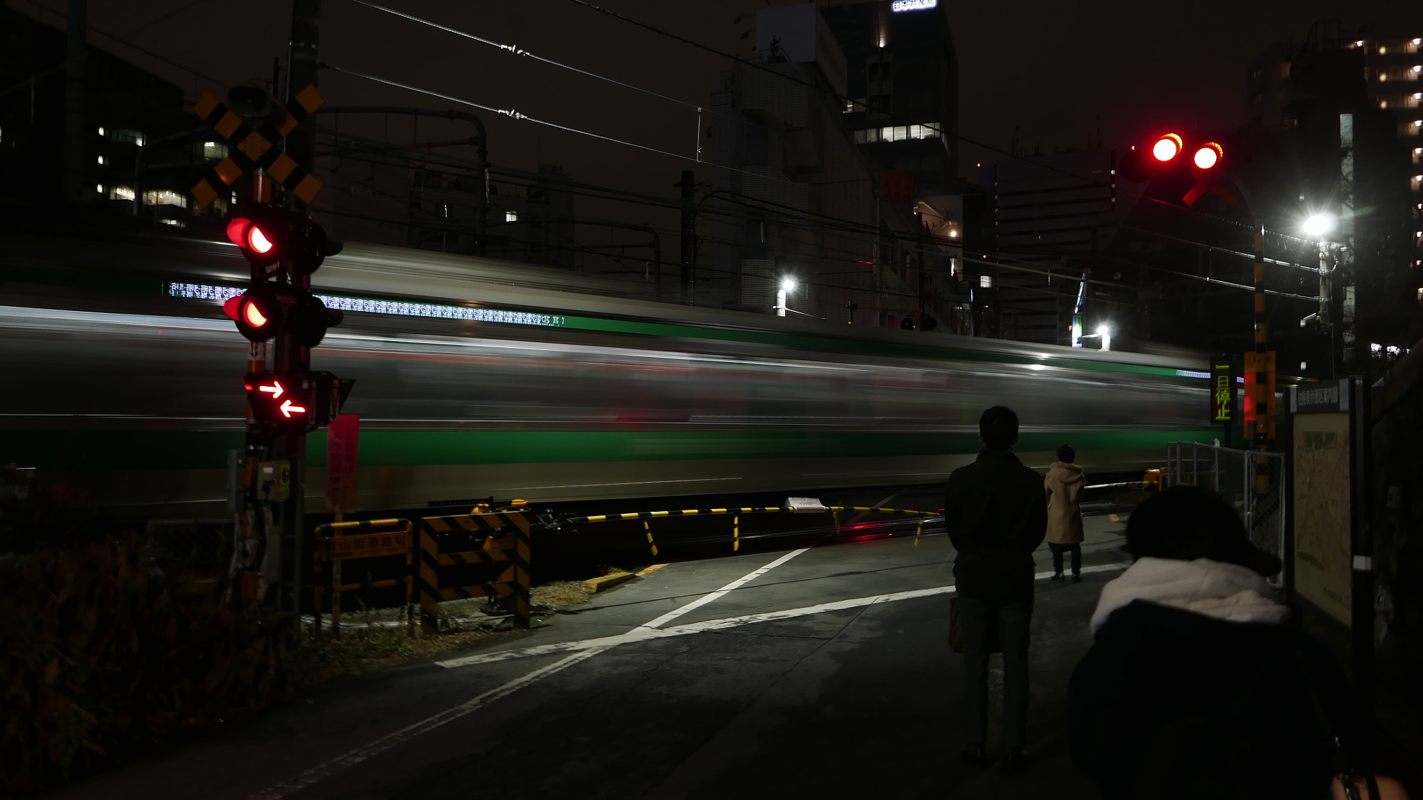 Leica D-Lux (Typ 109) sample photo. 午夜电车。。。 photography