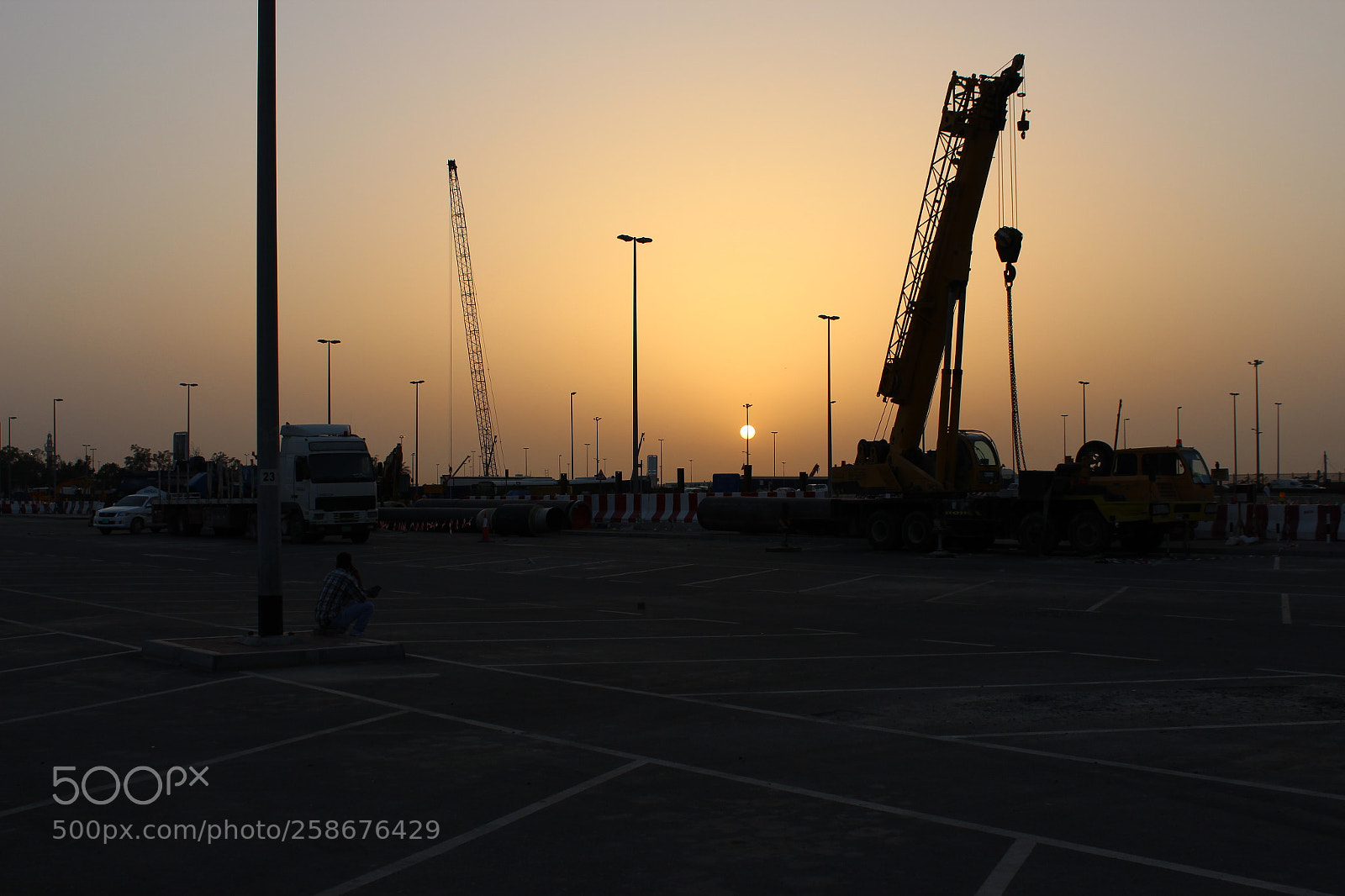 Canon EOS 1300D (EOS Rebel T6 / EOS Kiss X80) sample photo. A street sunset photography