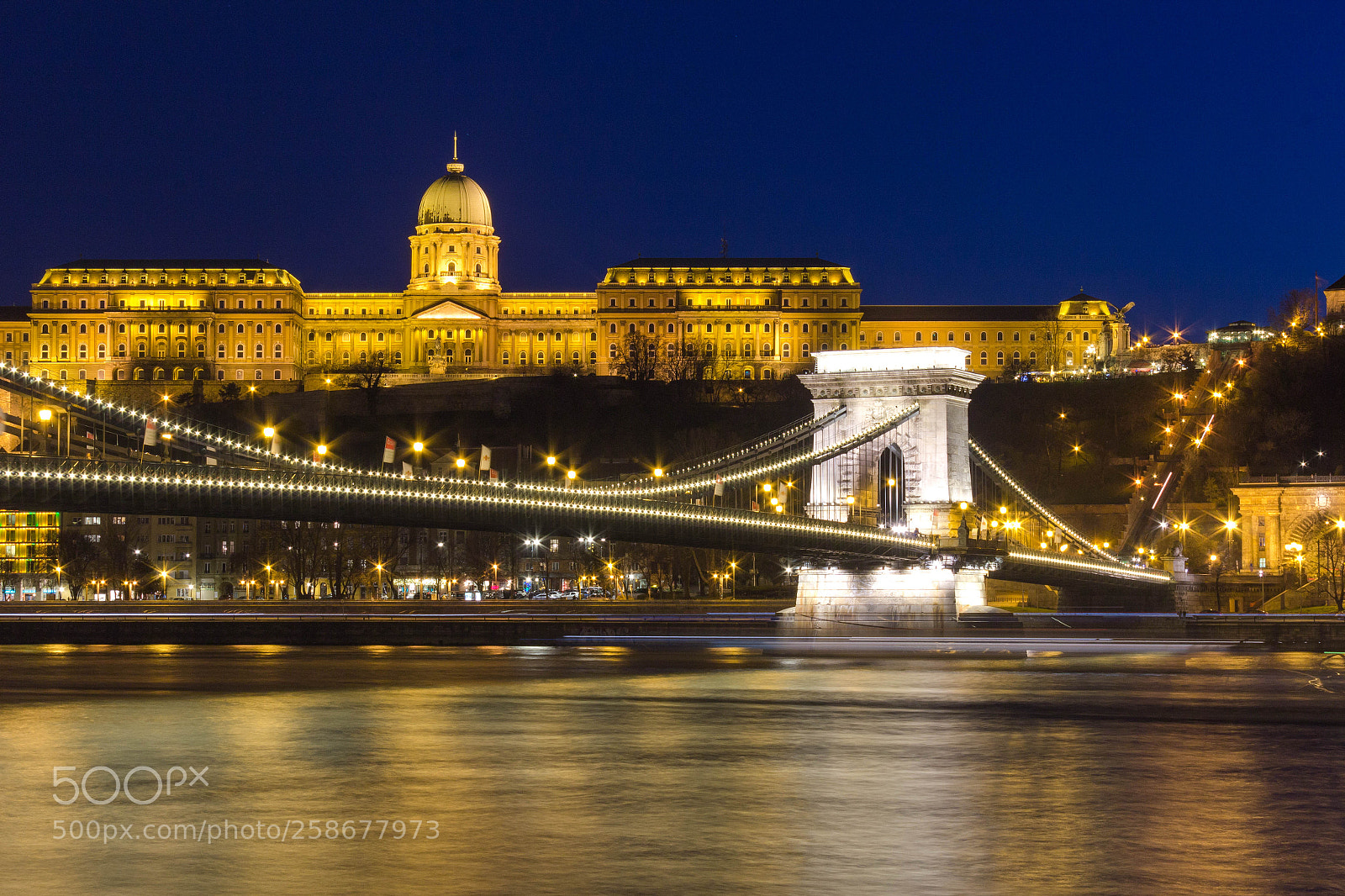 Canon EOS 1200D (EOS Rebel T5 / EOS Kiss X70 / EOS Hi) sample photo. Night view in budapest photography