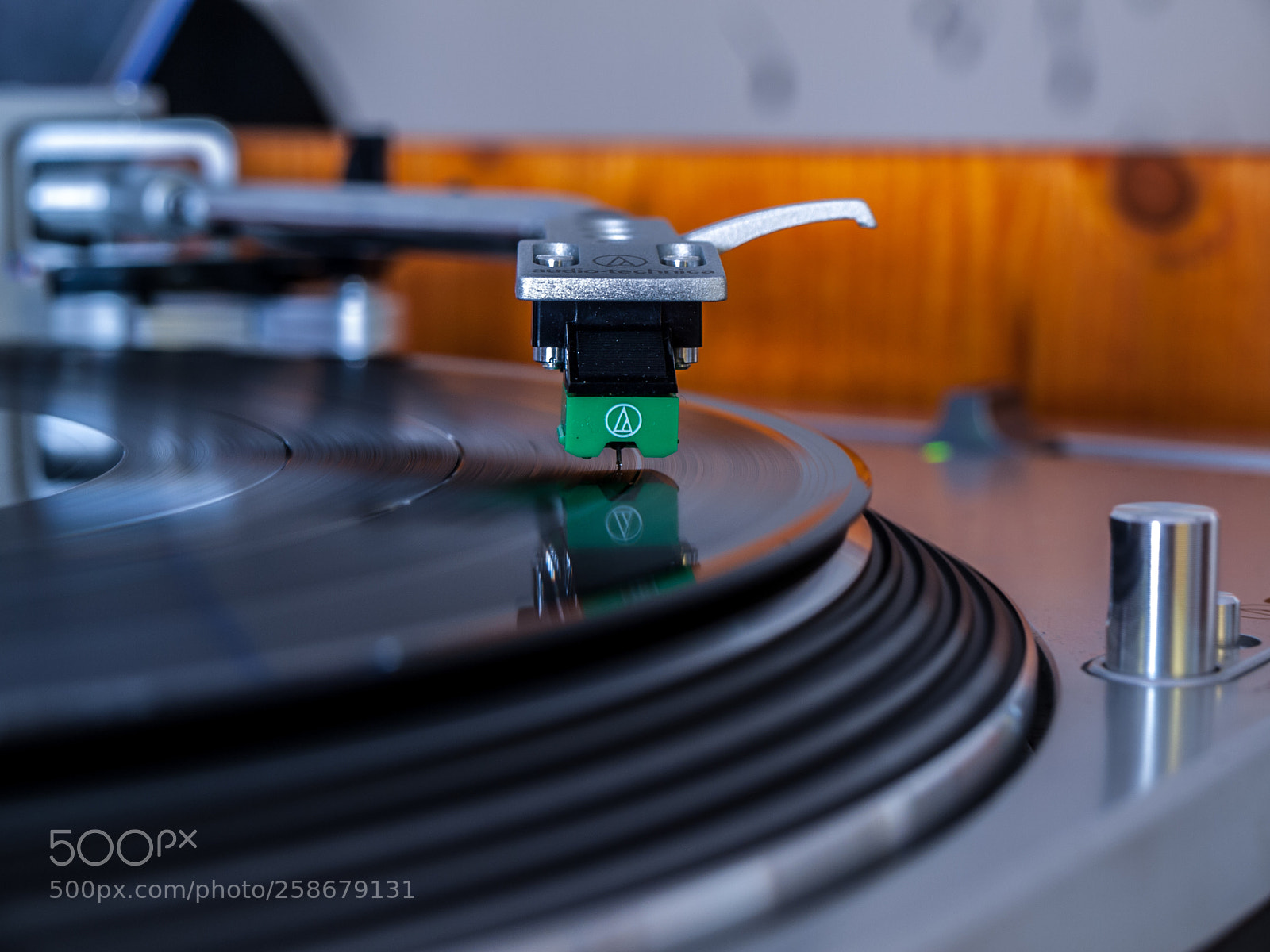 Olympus E-510 (EVOLT E-510) sample photo. Vinyl photography