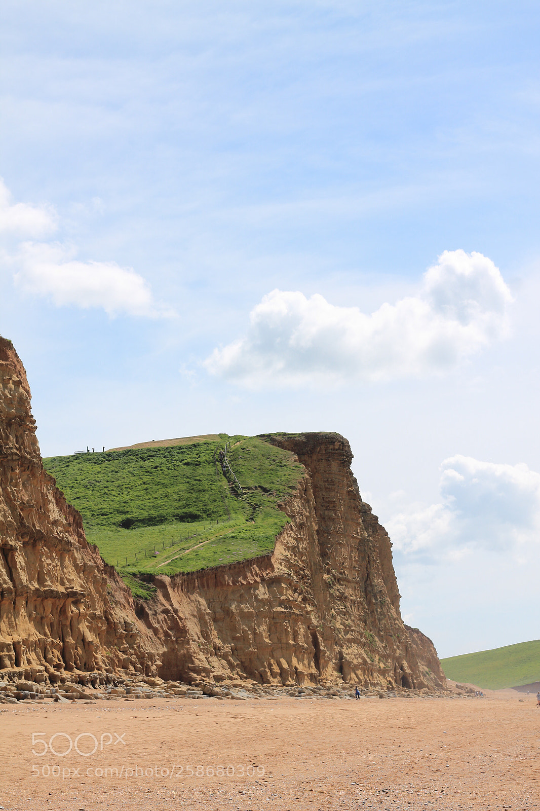 Canon EOS 1100D (EOS Rebel T3 / EOS Kiss X50) sample photo. Cliffs in bridport, uk photography