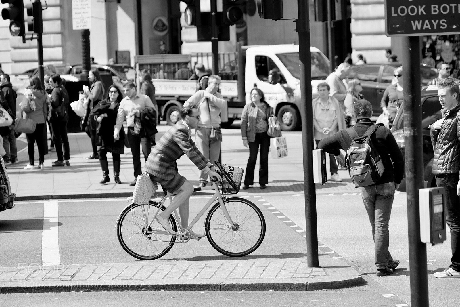 Fujifilm X-T1 sample photo. Piccadilly circus-londres photography