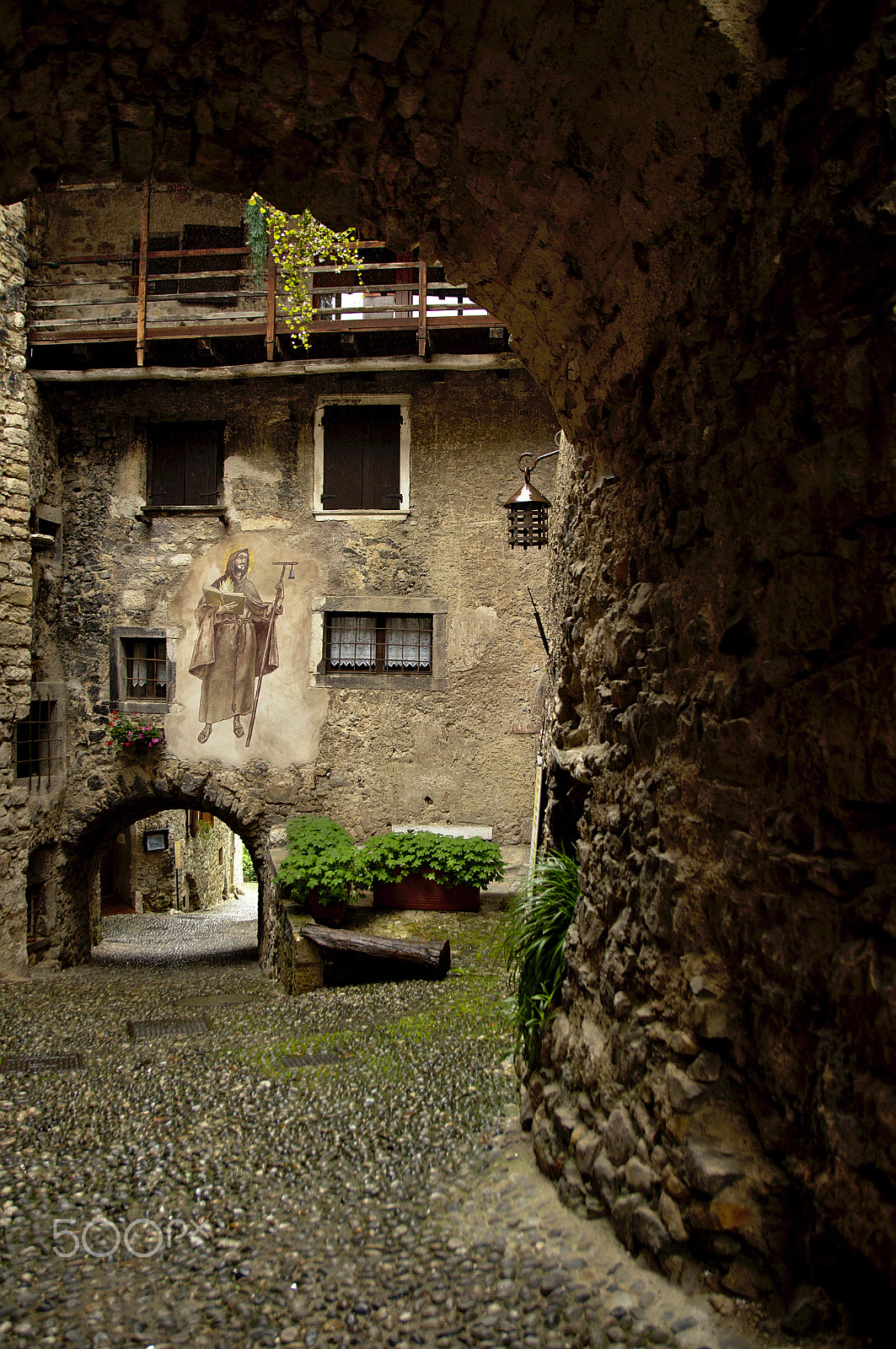 Sigma 17-50mm F2.8 EX DC OS HSM sample photo. Through the archway photography
