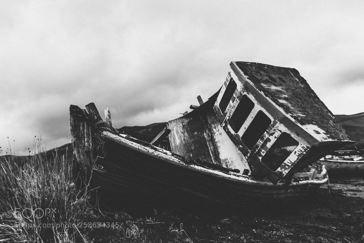 Nikon D750 sample photo. Broken... photography