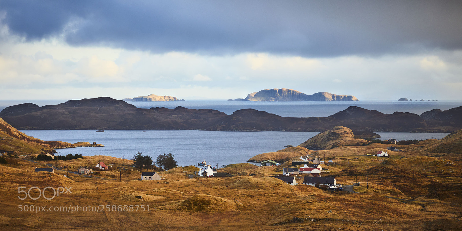 Canon EOS 5D Mark IV sample photo. Sunset over orinsay photography