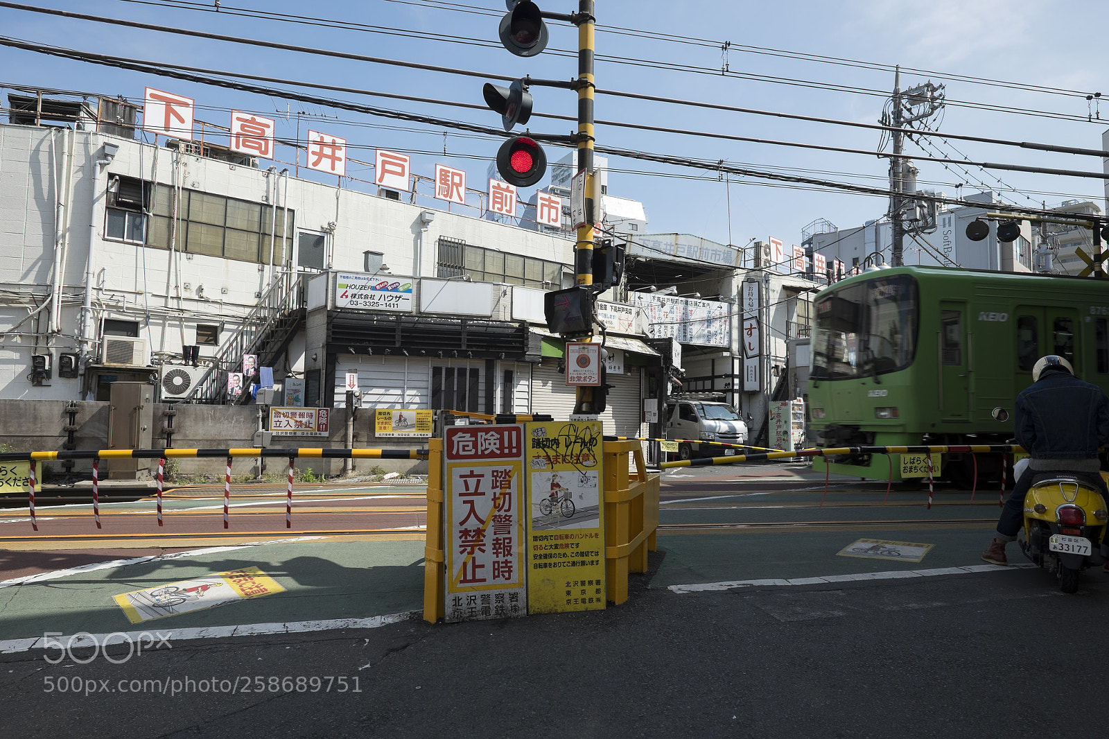 Fujifilm X-T1 sample photo. Tokyo.世田谷区松原　下高井戸西口 photography