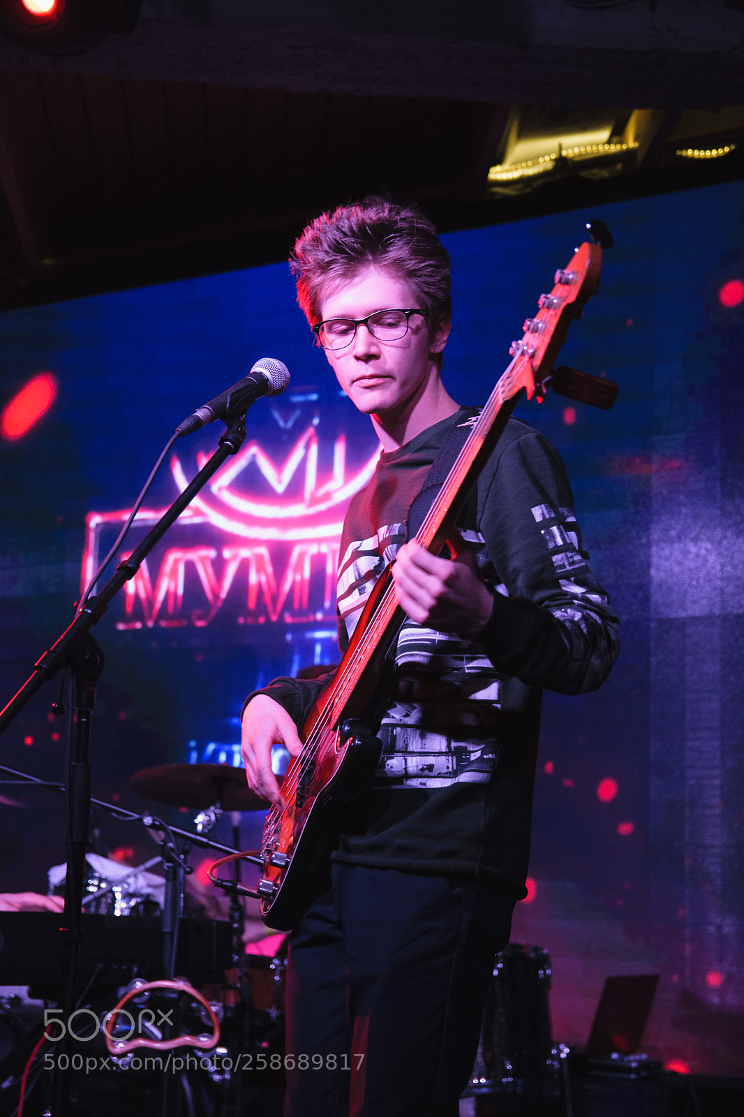 Nikon D3300 sample photo. Malinen в Мумий Тролль music bar photography