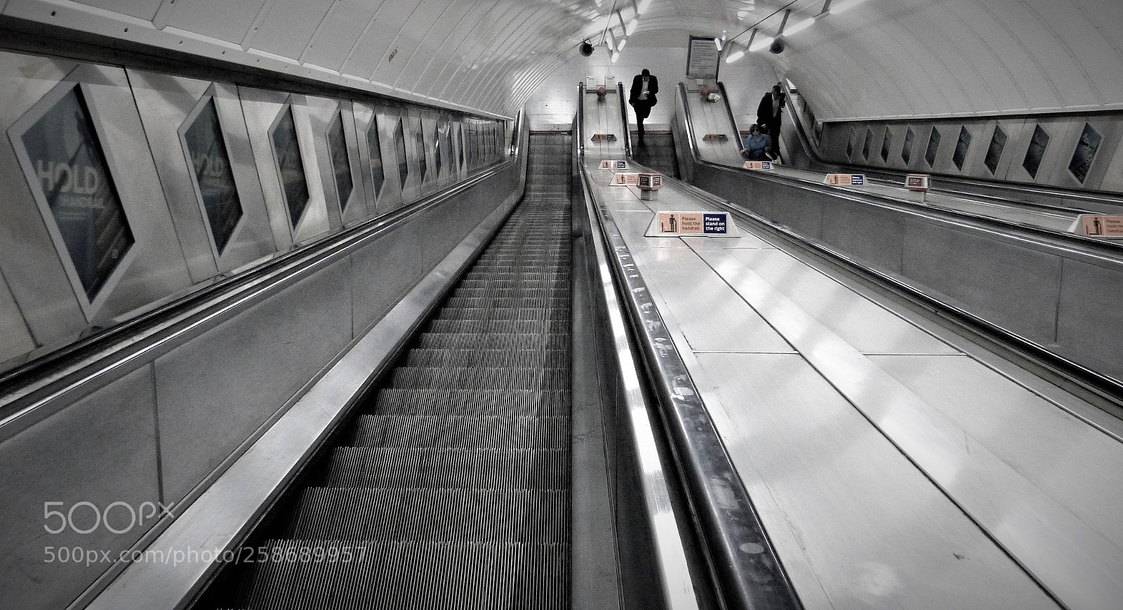 Panasonic Lumix DMC-FZ150 sample photo. London underground photography