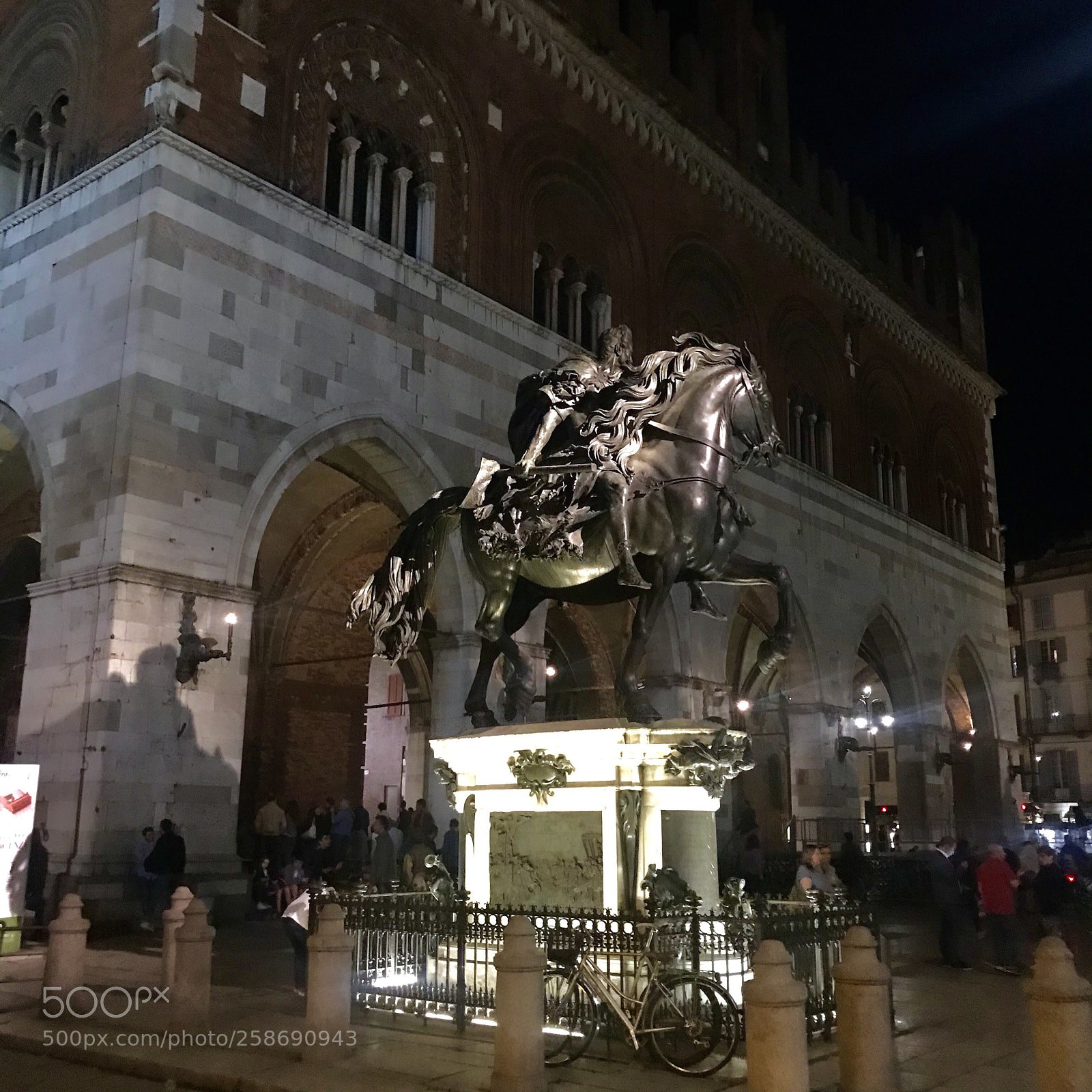 Apple iPhone 7 sample photo. Statua equestre di alessandro photography