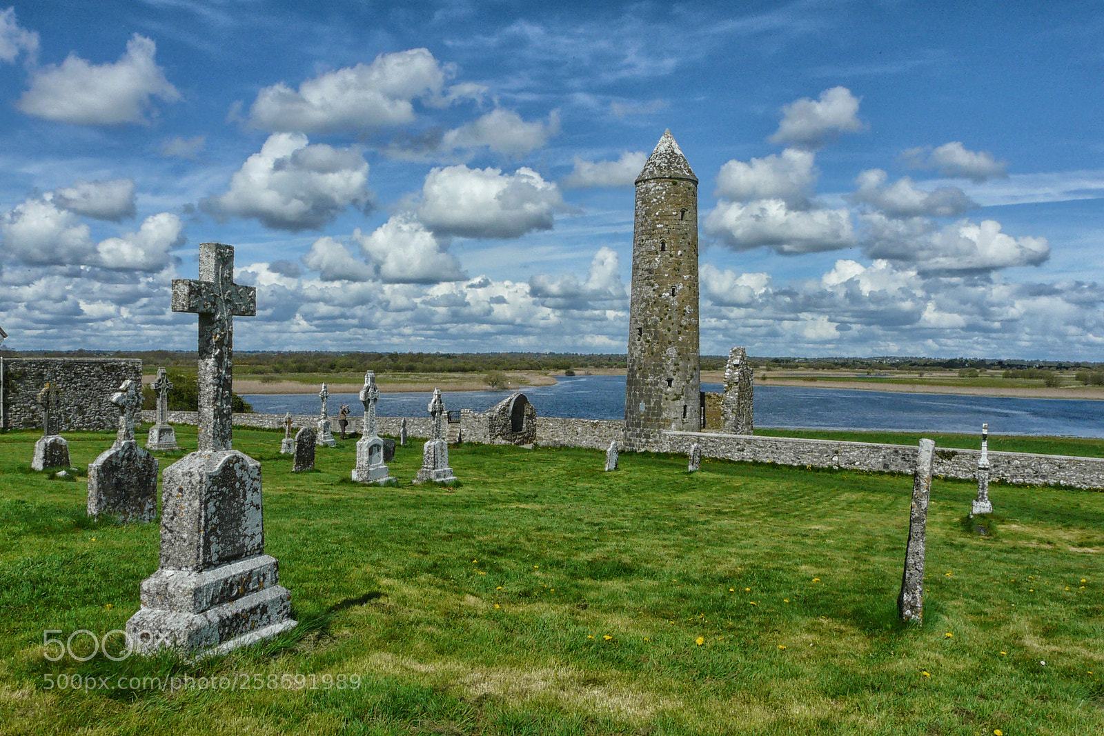 Panasonic DMC-FZ18 sample photo. Clonmacnoise photography