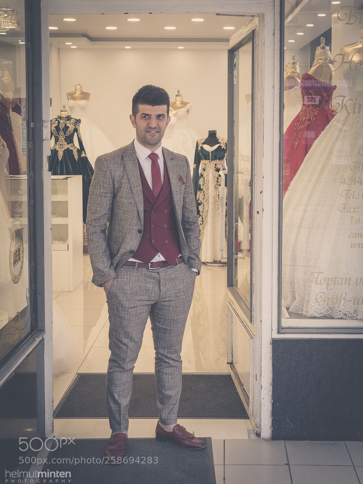 Olympus OM-D E-M1 Mark II sample photo. The gentlman photography