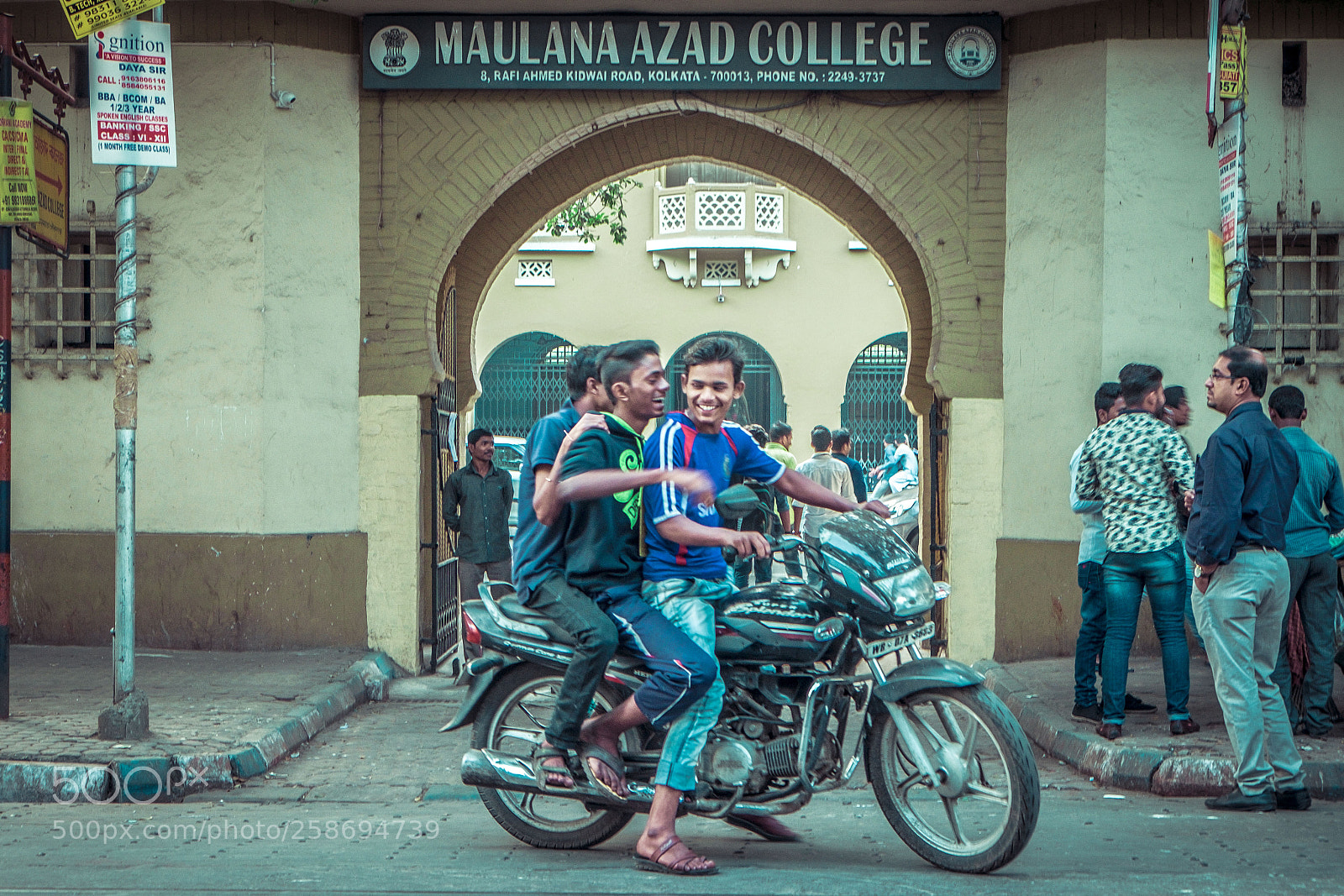Fujifilm X-T1 sample photo. Street of kolkata photography