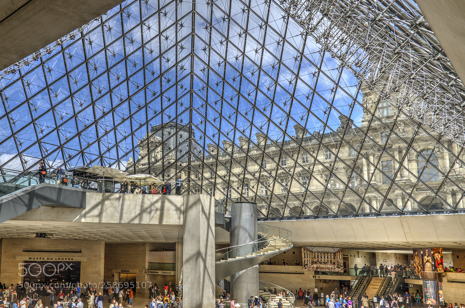 Nikon D7000 sample photo. Inside louvre photography