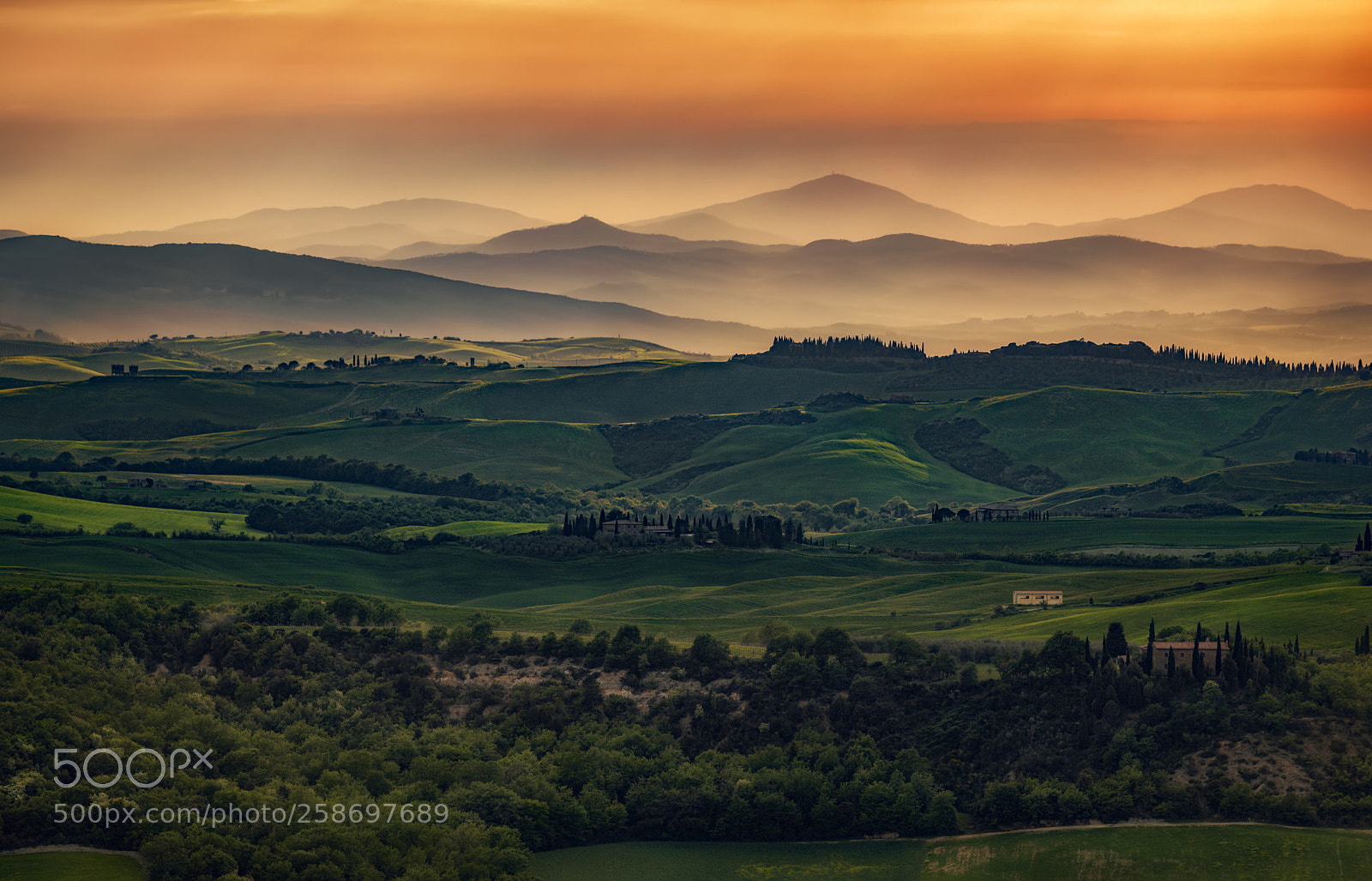 Canon EOS 5D Mark IV sample photo. Sunset hour in tuscany photography