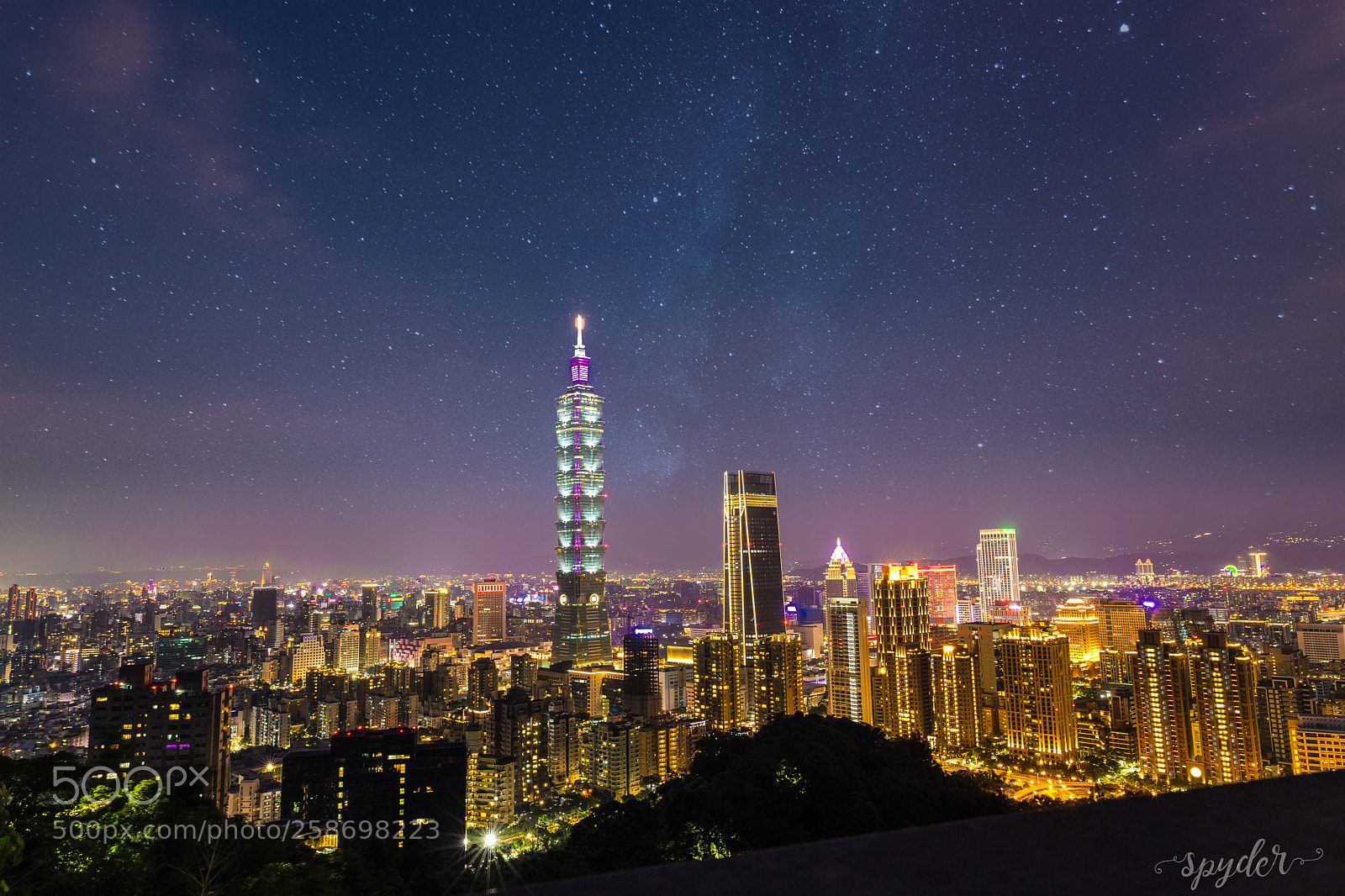Canon EOS 6D Mark II sample photo. Taipei 101 - night shot photography