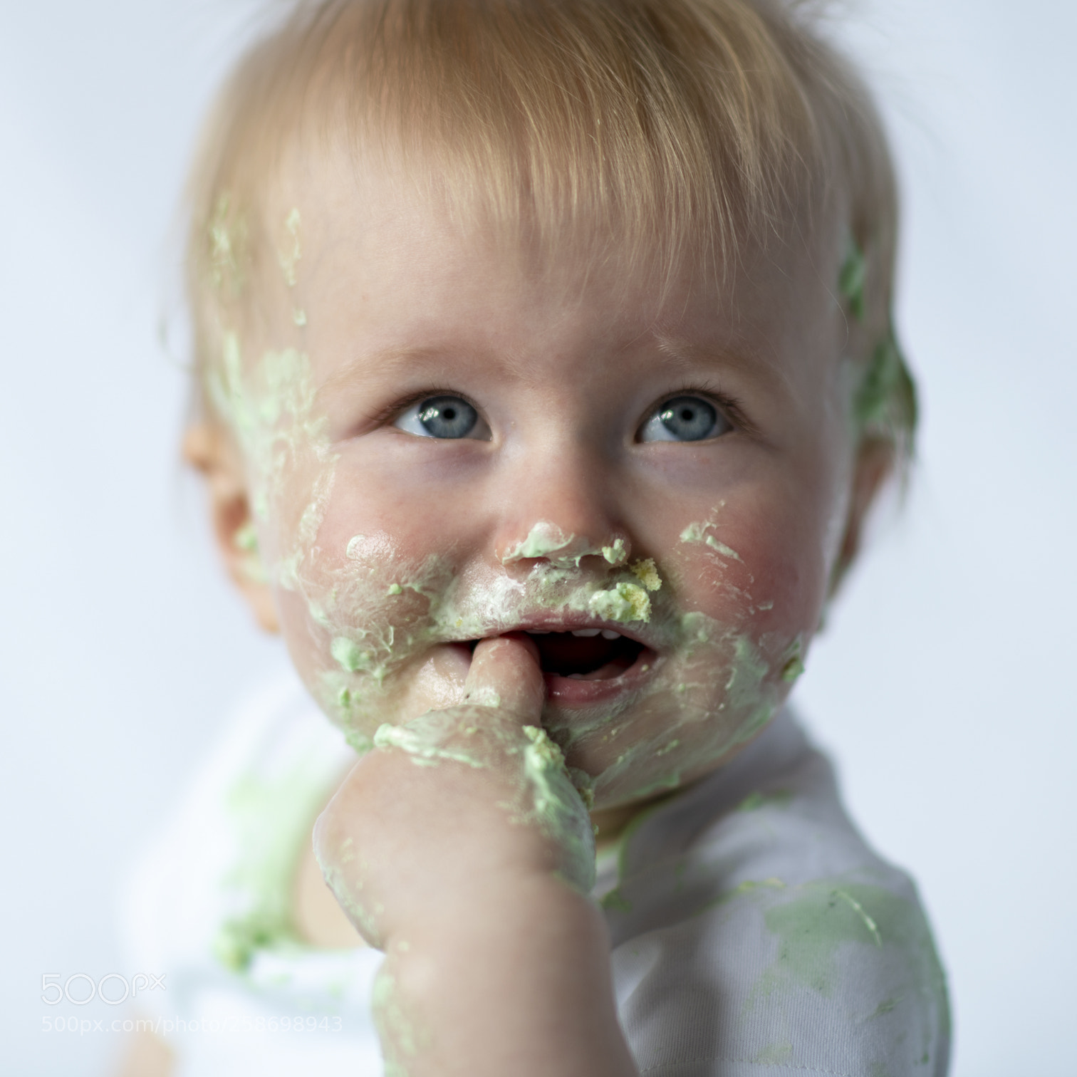 Nikon D850 sample photo. Cake smash; the result photography