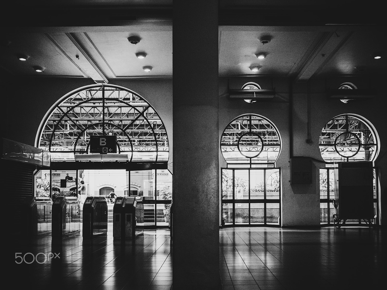 Olympus PEN E-PL6 sample photo. Staiton photography