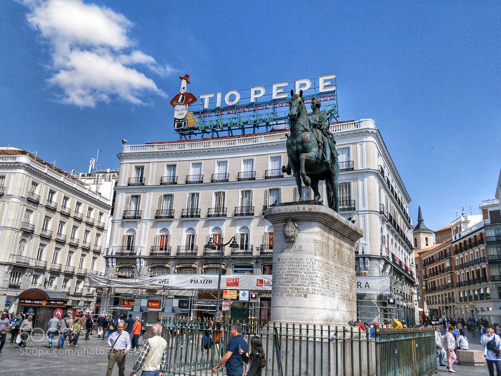 OnePlus 5T sample photo. Puerta del sol photography