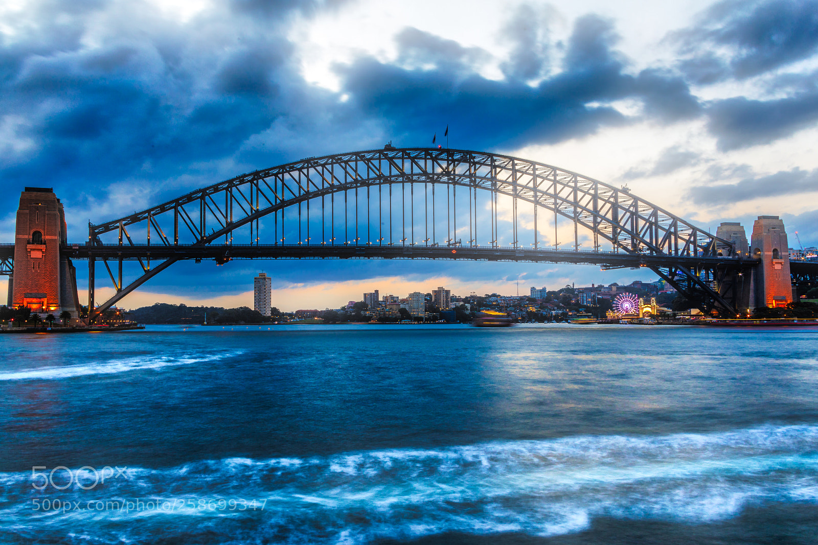 Canon EOS 5D Mark IV sample photo. Dusk at sydney harbour photography