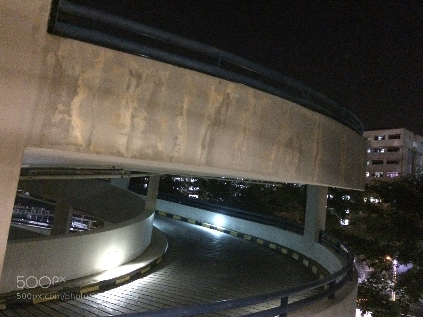 Apple iPhone 5s sample photo. Car park in the photography