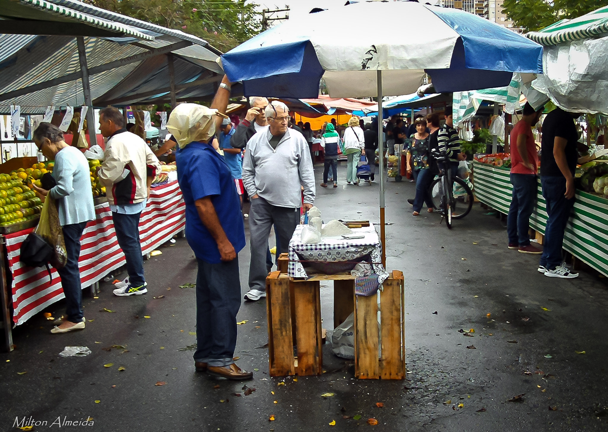 Kodak ZX1 POCKET VIDEO CAMERA sample photo. Street market - são paulo photography