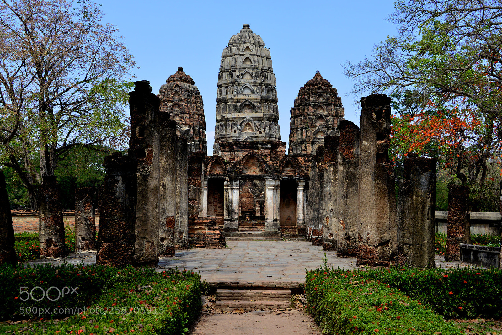 Nikon D800 sample photo. Wat sawai in sukothai photography