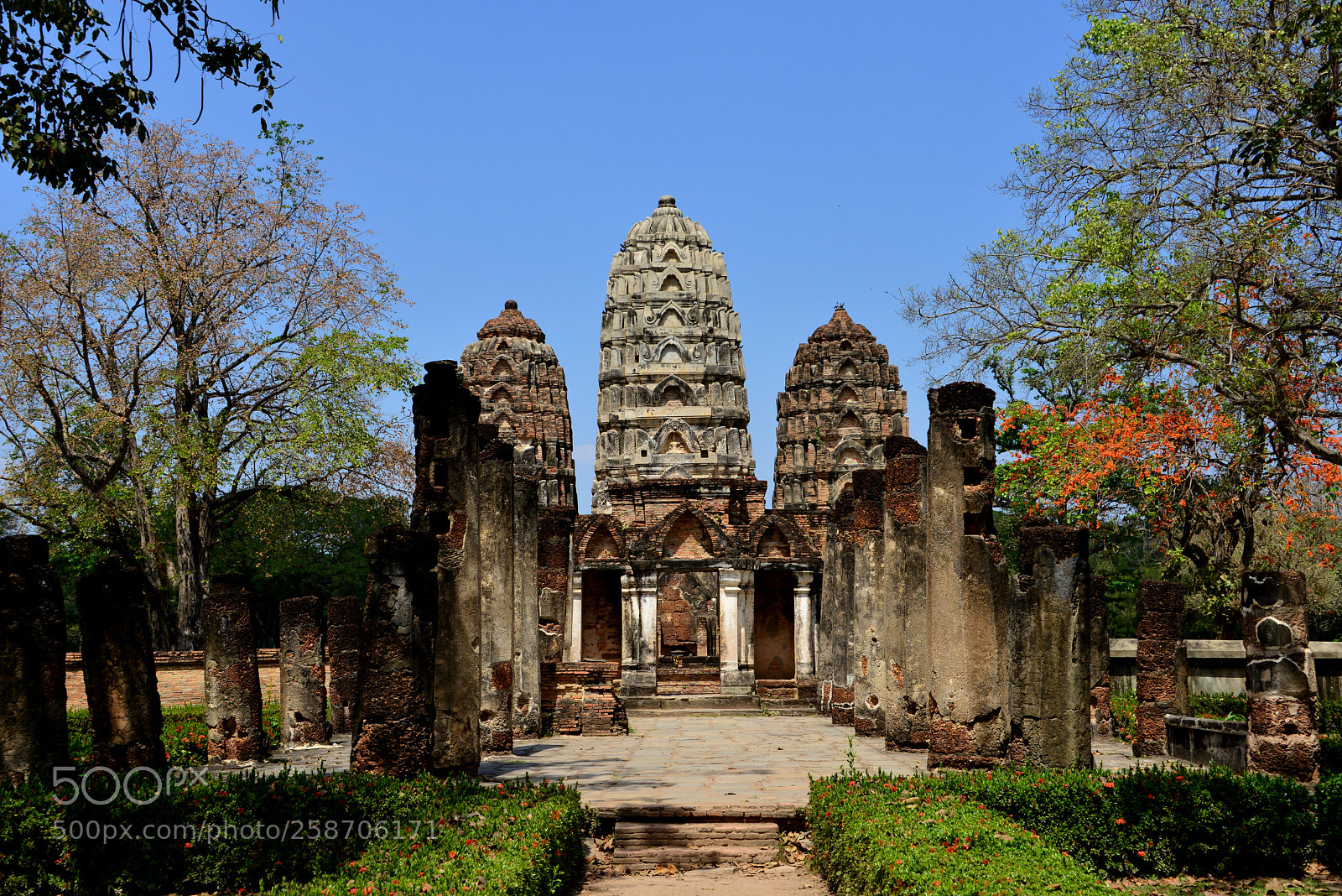 Nikon D800 sample photo. Wat sawai in sukothai photography