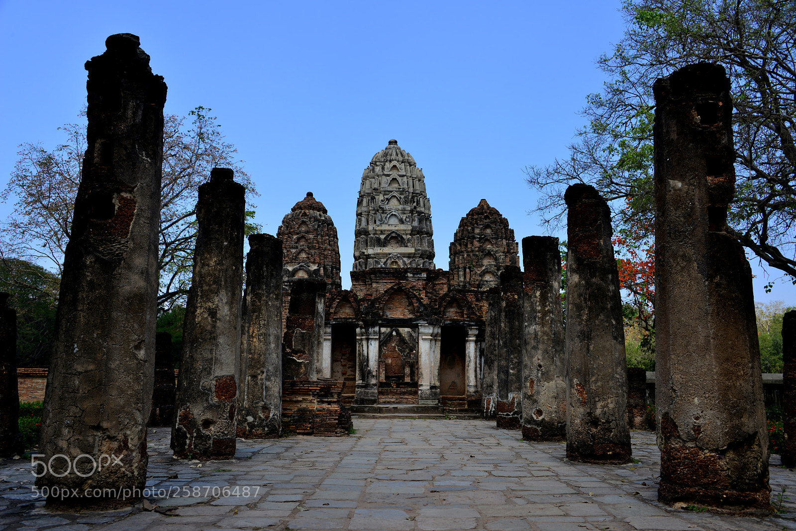 Nikon D800 sample photo. Wat sawai in sukothai photography
