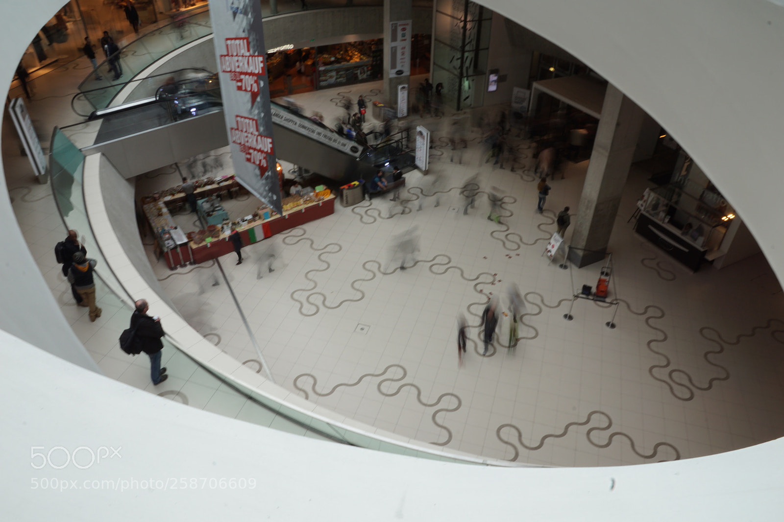 Sony DT 16-50mm F2.8 SSM sample photo. Patio of a mall photography