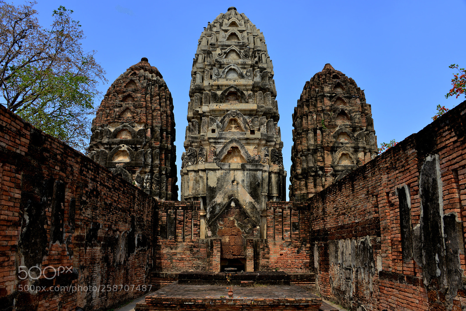 Nikon D800 sample photo. Wat sawai in sukothai photography