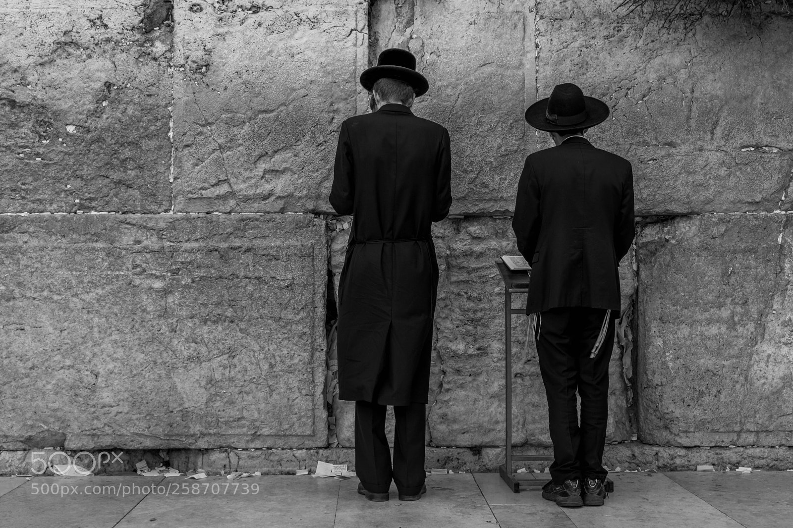 Canon EOS 80D sample photo. Two jewish men praying photography