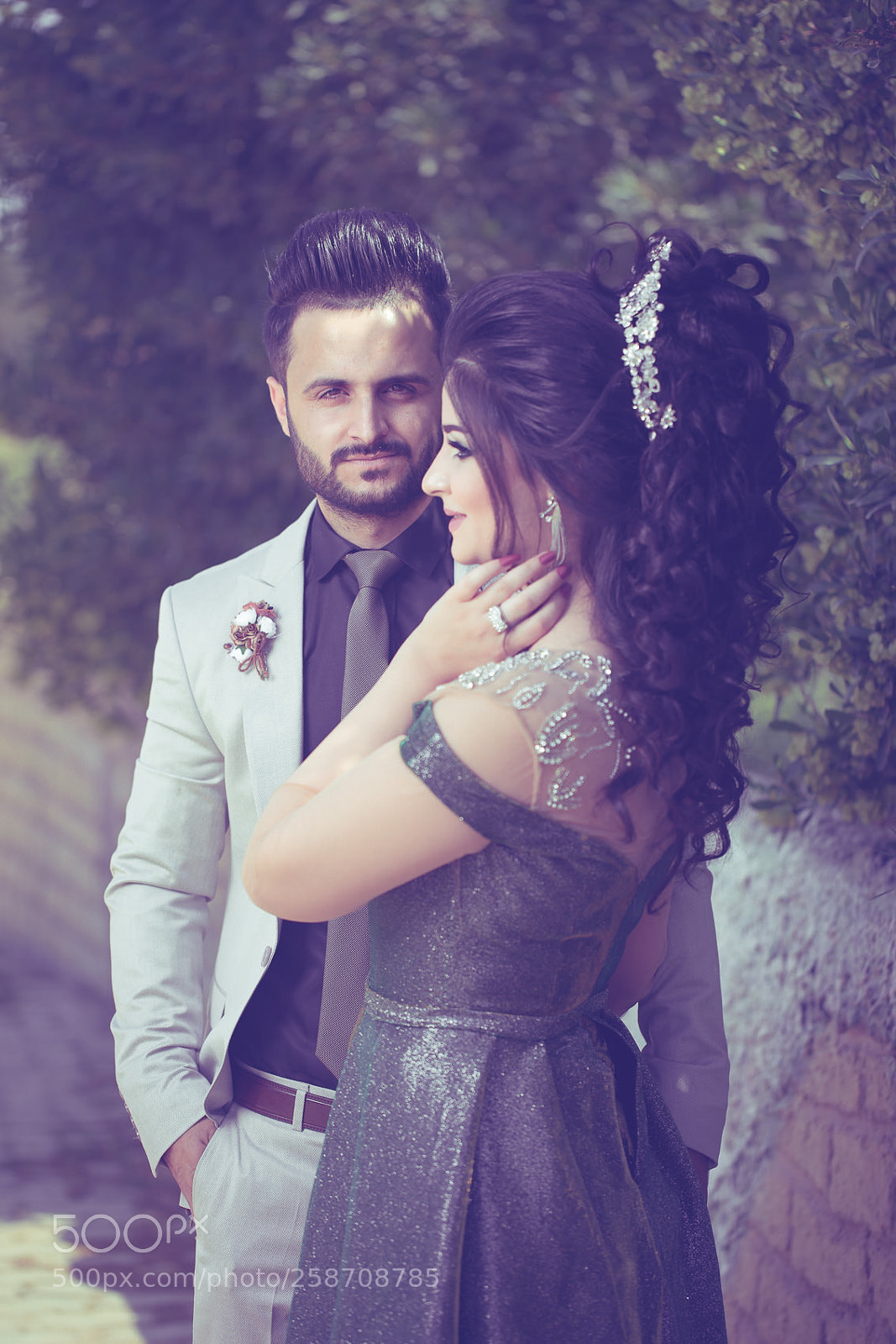 Canon EOS 5D Mark IV sample photo. The couple photography
