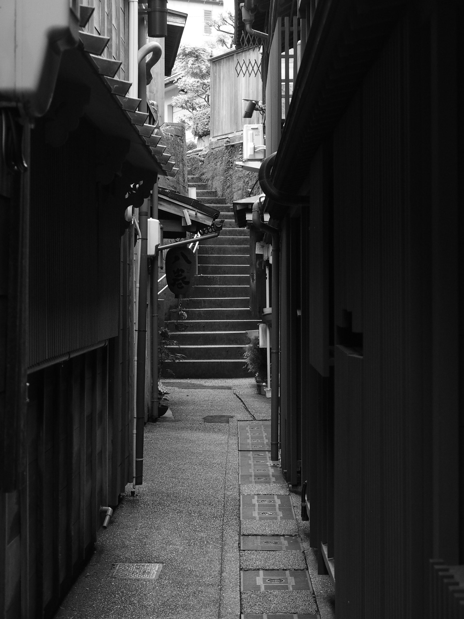 Olympus STYLUS1,1s sample photo. Akari-zaka / あかり坂 photography