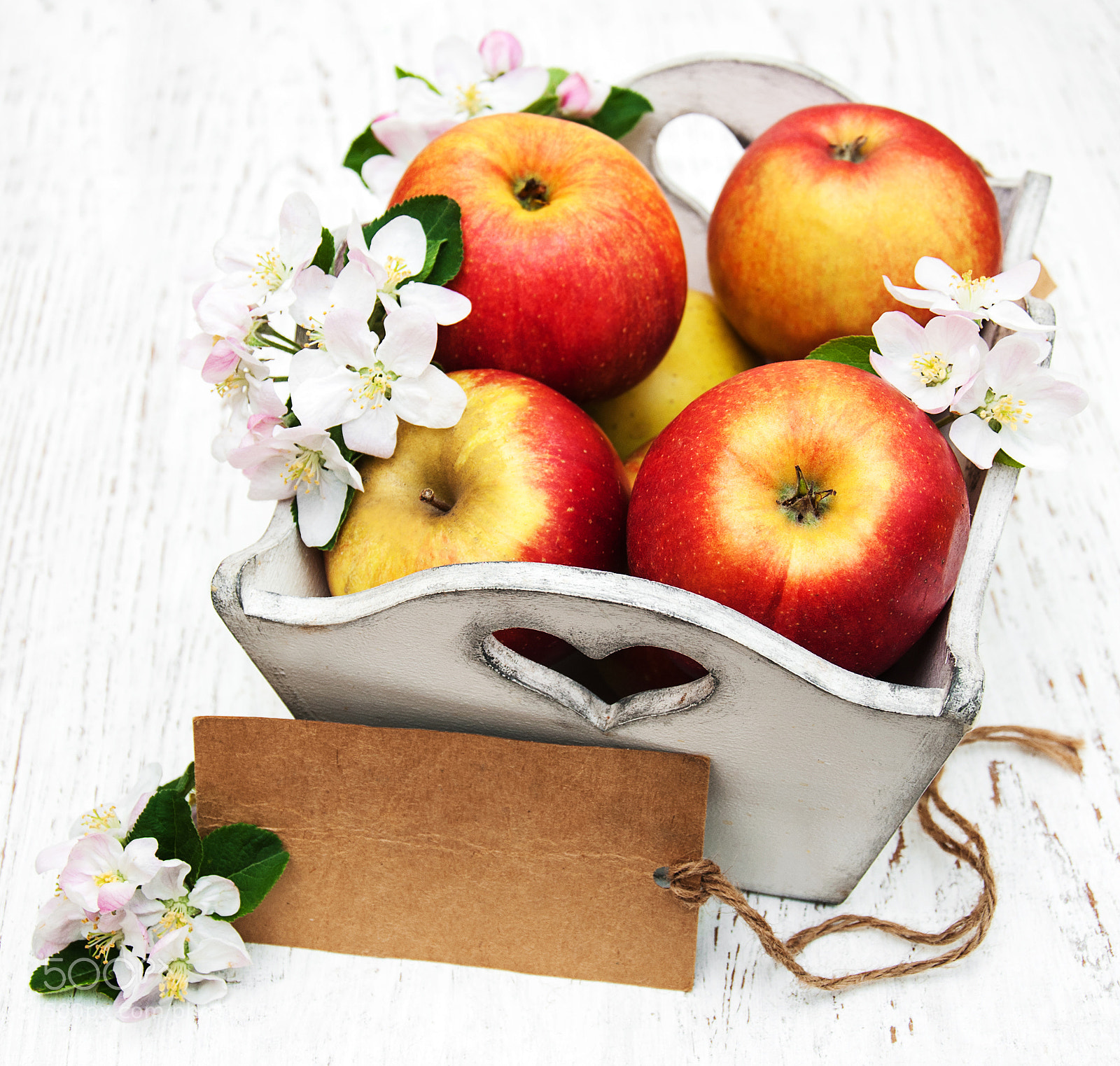 Nikon D90 sample photo. Box with apples and photography