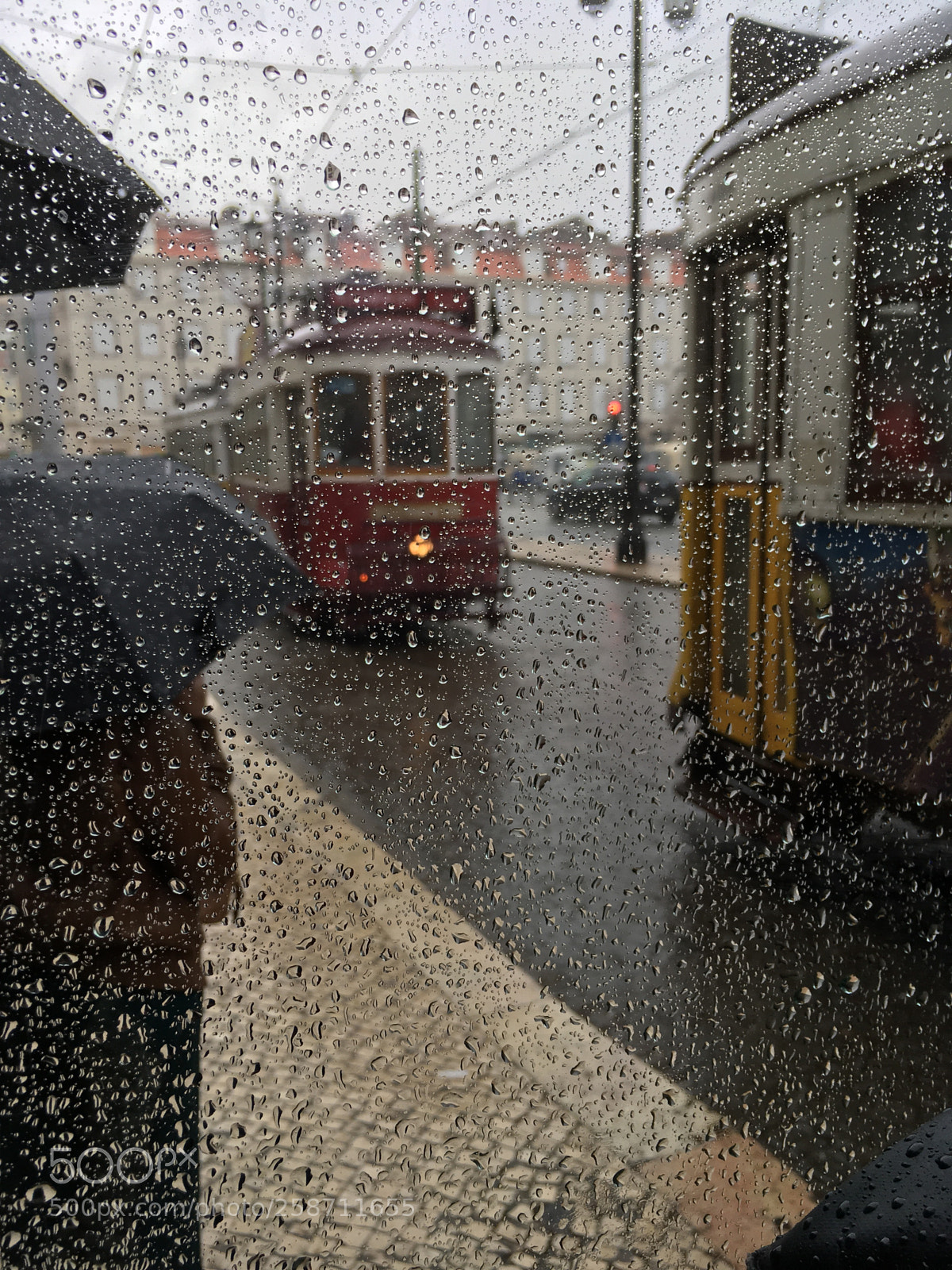 Apple iPhone SE sample photo. Rainy day in lisbon  photography