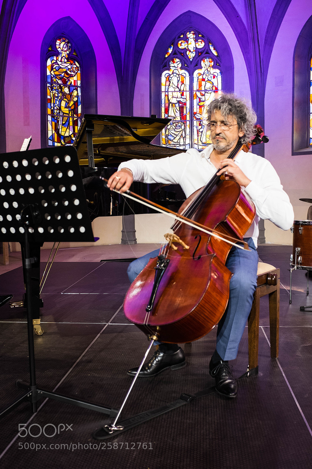 Fujifilm X100T sample photo. The cellist photography