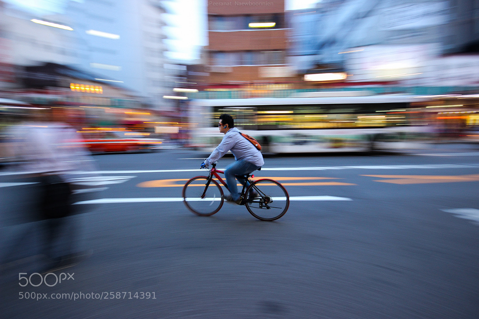Canon EOS 600D (Rebel EOS T3i / EOS Kiss X5) sample photo. Panning photography