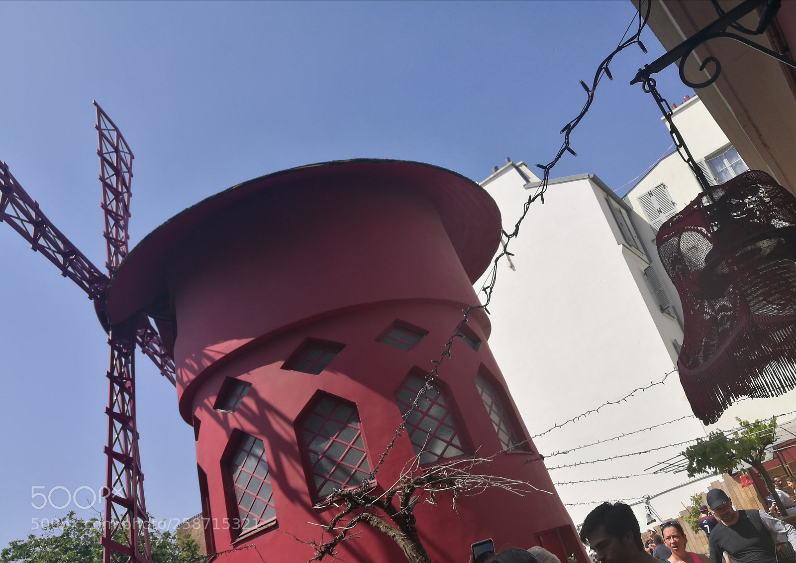 HUAWEI P9 sample photo. And le moulin rouge.... photography