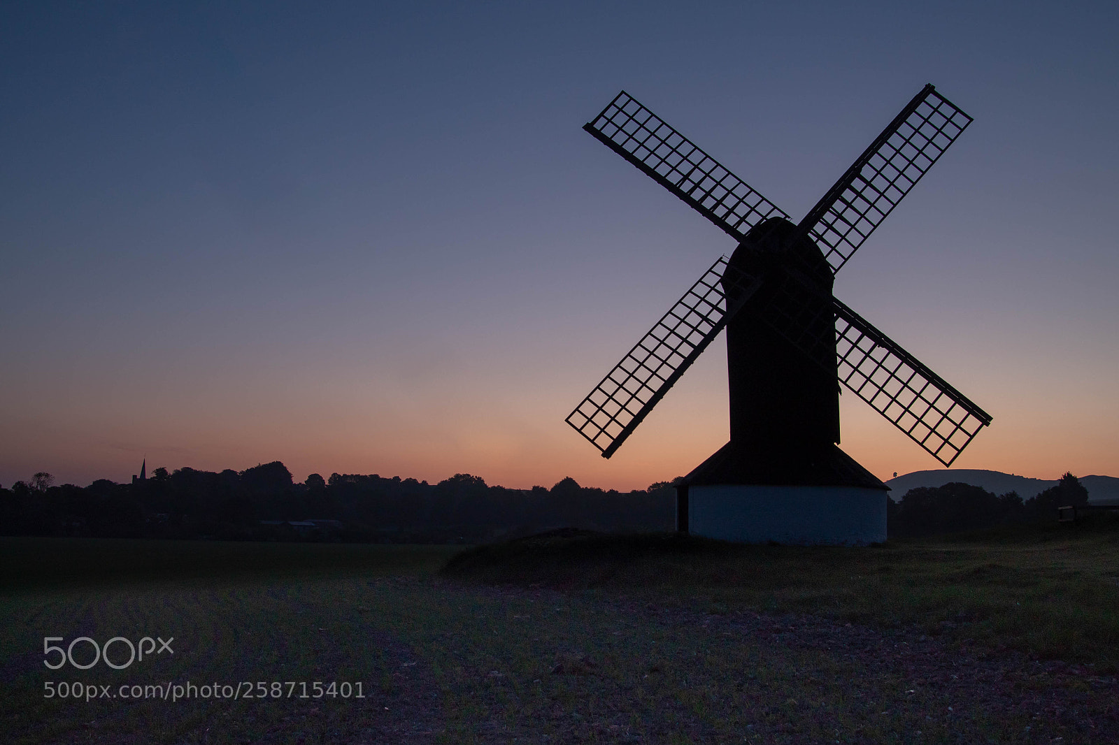 Canon EOS 1300D (EOS Rebel T6 / EOS Kiss X80) sample photo. Ivanhoe beacon windmill photography