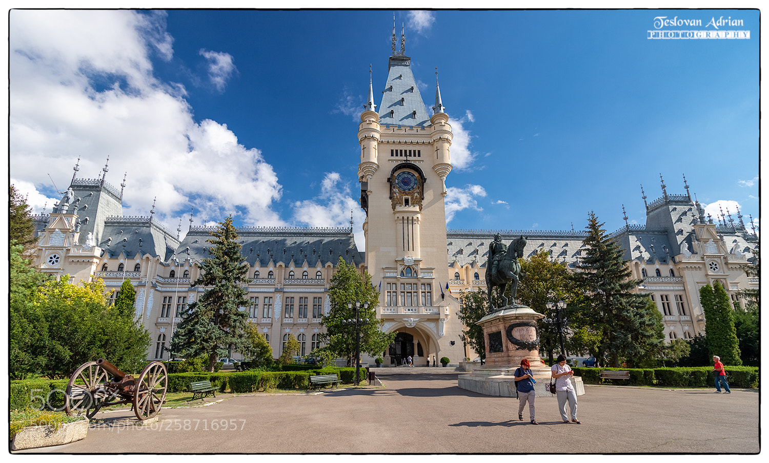 Canon EOS 7D Mark II sample photo. Palatul culturii photography